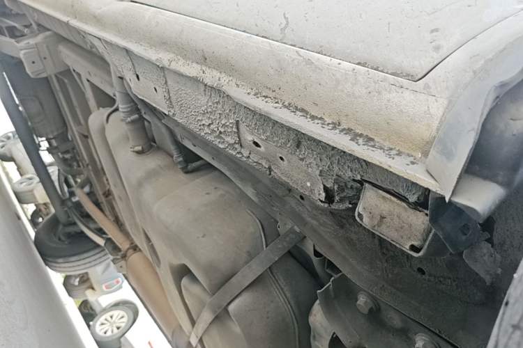 Used SAIC MAXUS Xintu V80  Chassis Front Right