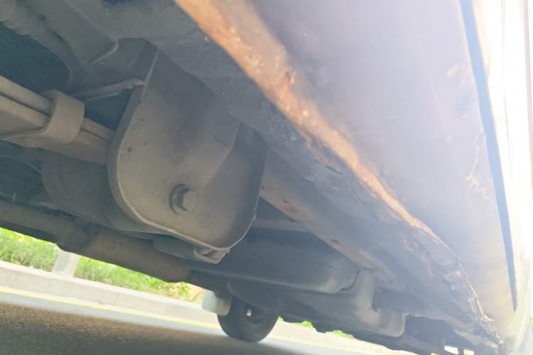 Used SAIC MAXUS Xintu V80  Chassis Rear Right
