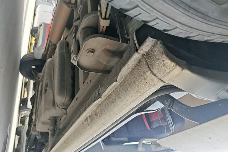 Used SAIC MAXUS Xintu V80  Chassis Rear Right