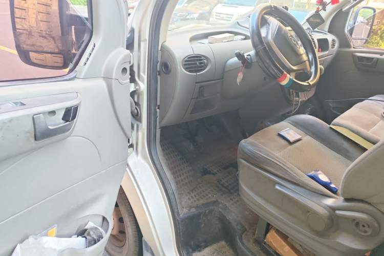 Used SAIC MAXUS Xintu V80  Driver Seat