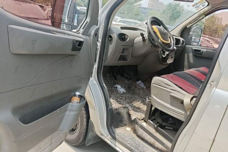 Used SAIC MAXUS Xintu V80  Driver Seat