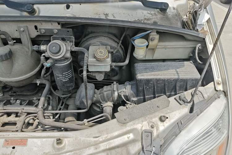Used SAIC MAXUS Xintu V80  Engine Bay Left