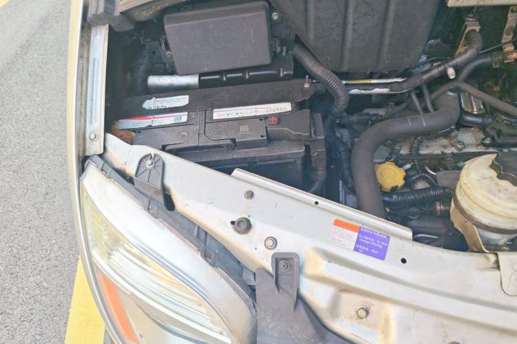 Used SAIC MAXUS Xintu V80  Engine Bay Right