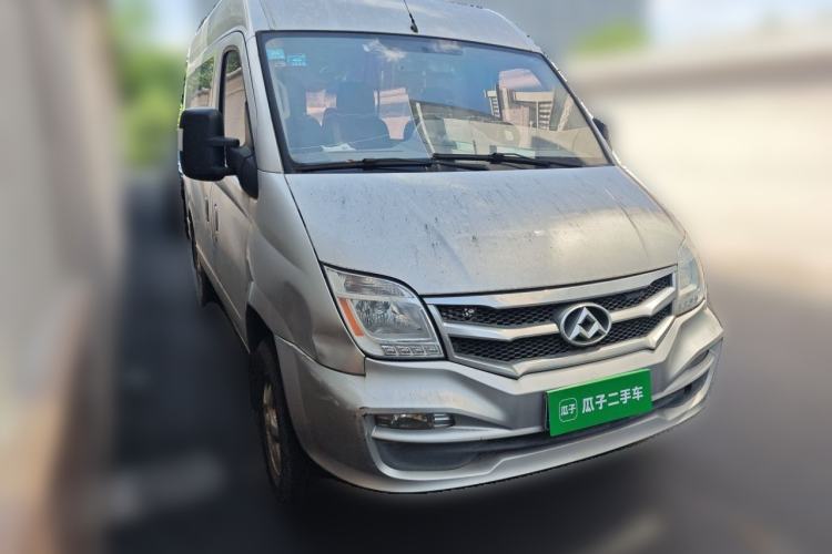 Used SAIC MAXUS Xintu V80 2016 2.5T Manual Aoyuntong National IV Short Wheelbase Mid-Roof 6-Seater Front Right 45 Deg