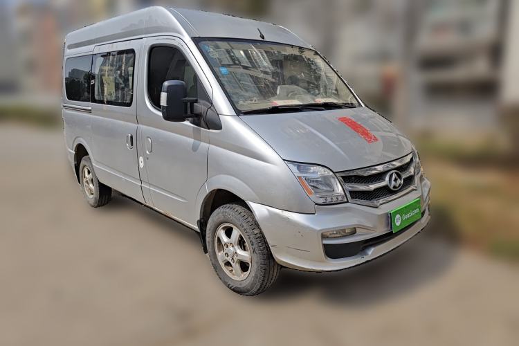 Used SAIC MAXUS Xintu V80 2016 2.5T Manual Aoyuntong National IV Short Wheelbase Mid-Roof 6-Seater Front Right 45 Deg