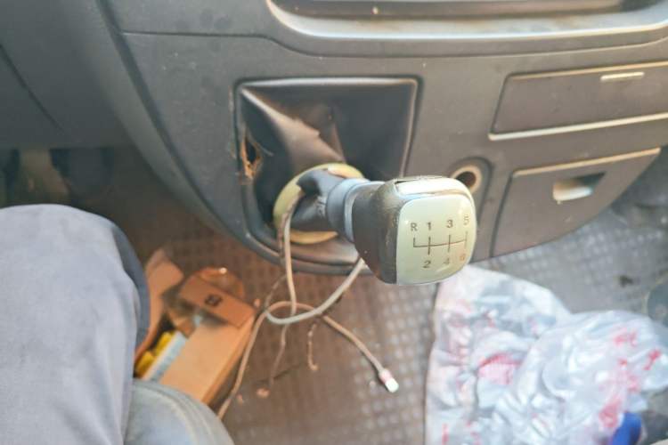 Used SAIC MAXUS Xintu V80  Gear Lever