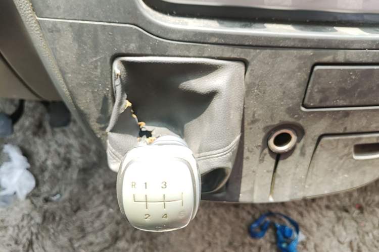 Used SAIC MAXUS Xintu V80  Gear Lever