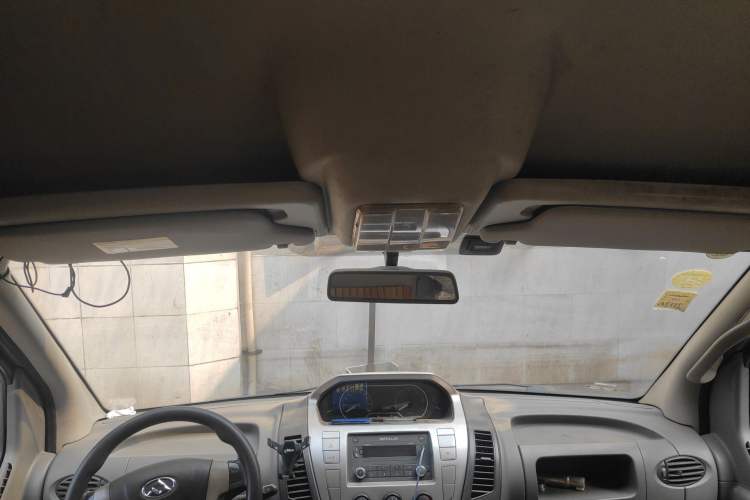 Used SAIC MAXUS Xintu V80 2016 2.5T Manual Aoyuntong National V Long Wheelbase High-Roof 7-Seater Headliner