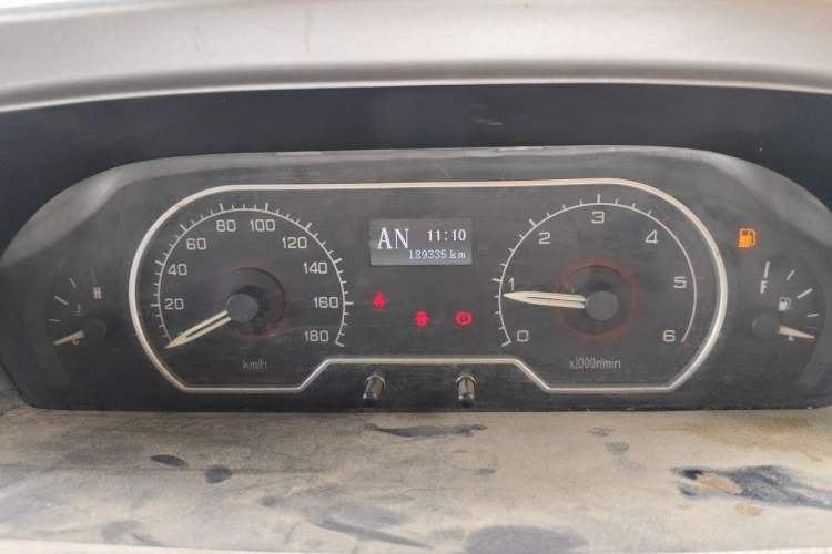 Used SAIC MAXUS Xintu V80 2016 2.5T AMT Aoyuntong National V Long Wheelbase High-Roof 7-Seater Instrument Cluster