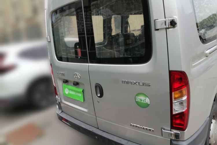 Used SAIC MAXUS Xintu V80 2016 2.5T Manual Shangjie National V Short Wheelbase Low-Roof 9-Seater Rear