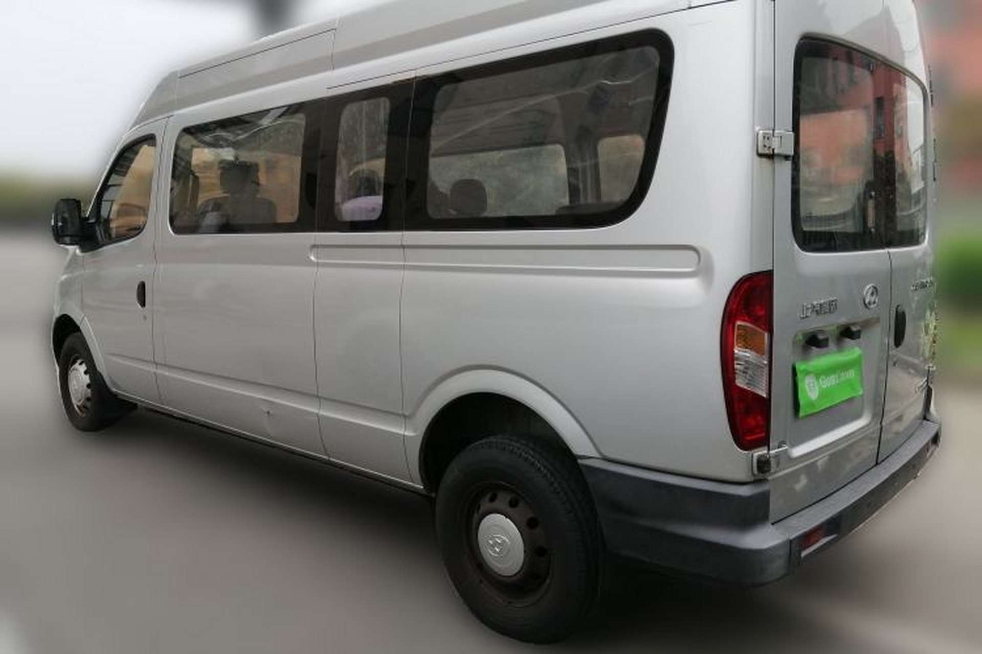 Used SAIC MAXUS Xintu V80 2016 2.5T Manual Shangjie National V Short Wheelbase Low-Roof 9-Seater Rear Left 45 Deg
