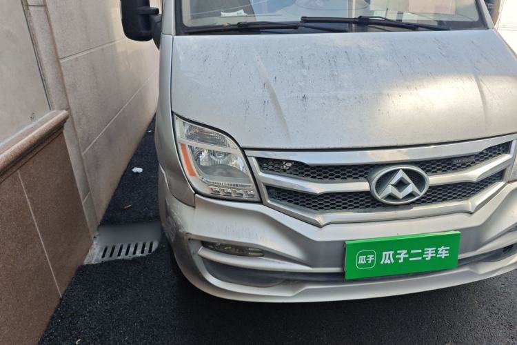 Used SAIC MAXUS Xintu V80 2016 2.5T Manual Aoyuntong National IV Short Wheelbase Mid-Roof 6-Seater Right Front Headlight