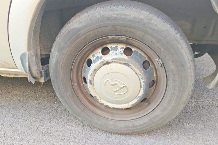 Used SAIC MAXUS Xintu V80  Right Front Wheel Hub