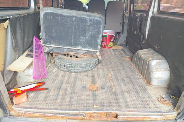 Used SAIC MAXUS Xintu V80  Trunk