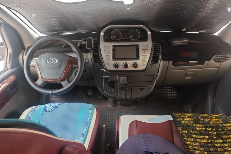 Used SAIC MAXUS Xintu V80  Center Console