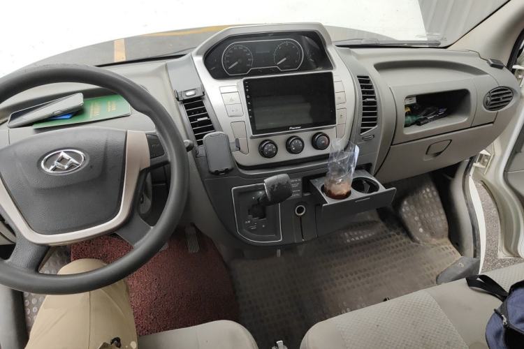 Used SAIC MAXUS Xintu V80  Center Console
