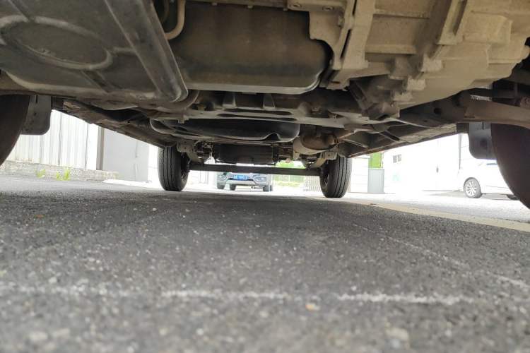 Used SAIC MAXUS Xintu V80  Chassis Front