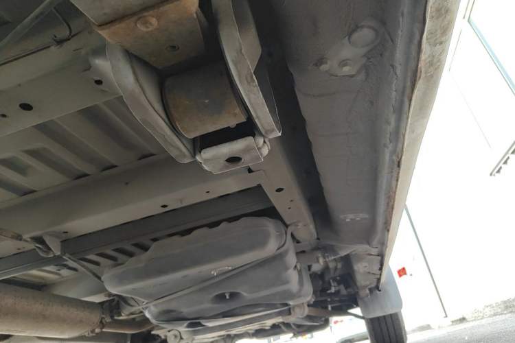 Used SAIC MAXUS Xintu V80  Chassis Rear Right