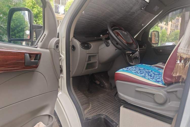 Used SAIC MAXUS Xintu V80  Driver Seat