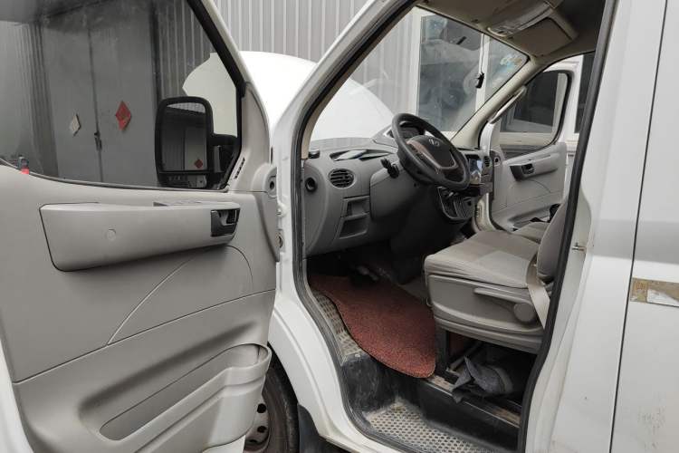Used SAIC MAXUS Xintu V80  Driver Seat
