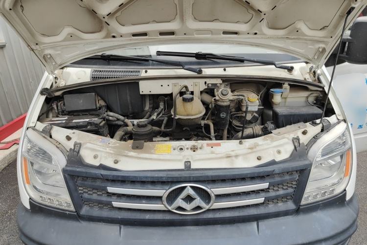 Used SAIC MAXUS Xintu V80  Engine Bay