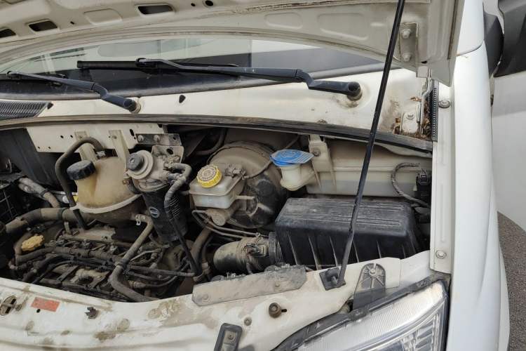 Used SAIC MAXUS Xintu V80  Engine Bay Left