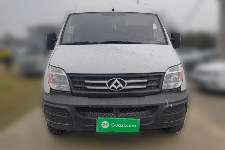 Used SAIC MAXUS Xintu V80 2016 2.5T Manual Aoyuntong National IV Long Wheelbase Mid-Height 7-Seater Front