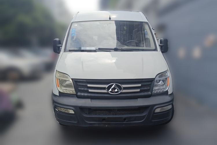 Used SAIC MAXUS Xintu V80 2016 2.5T Manual Aoyuntong National IV Short Wheelbase Mid-Roof 6-Seater Front