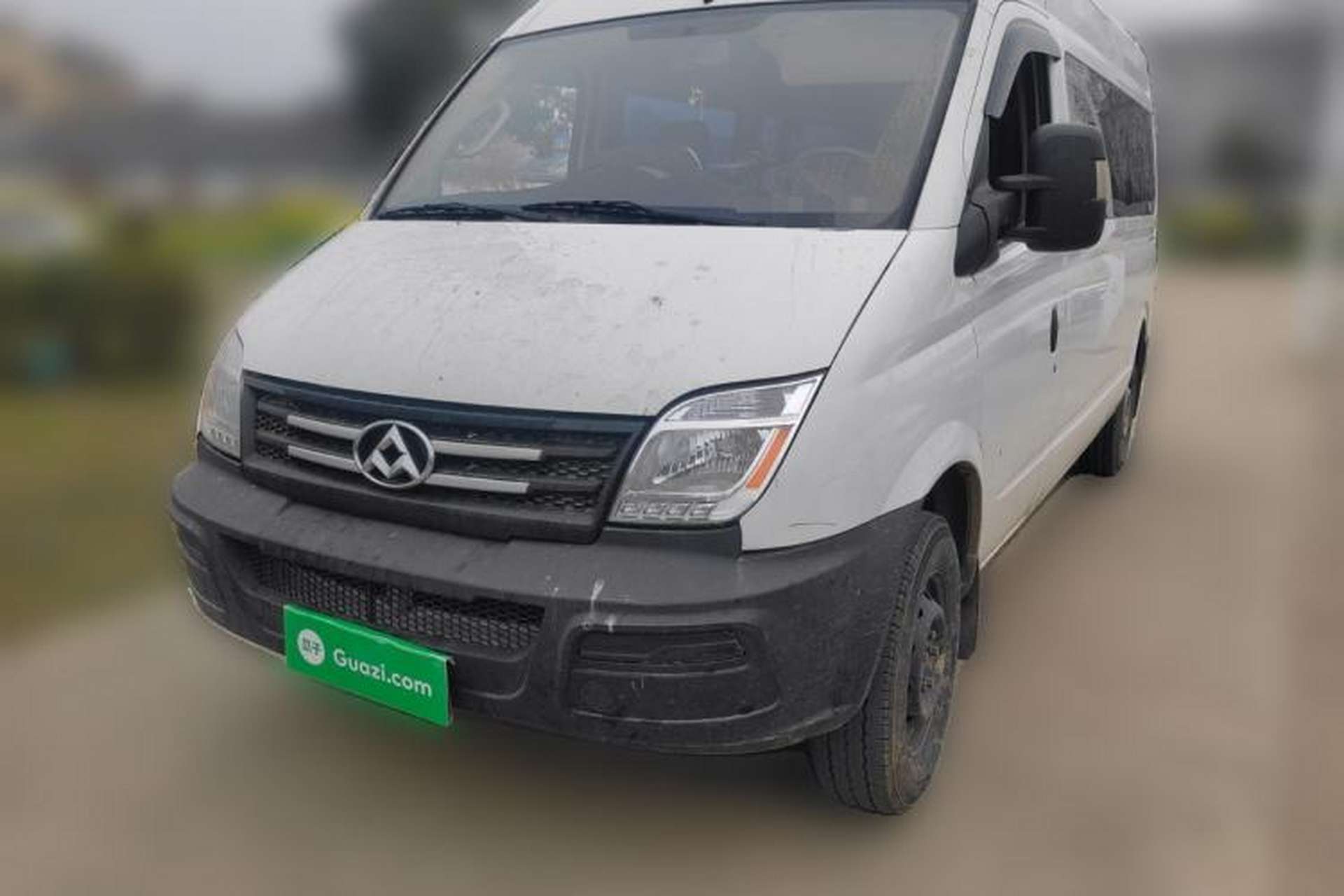 Used SAIC MAXUS Xintu V80 2016 2.5T Manual Aoyuntong National IV Long Wheelbase Mid-Height 7-Seater Front Left 45 Deg