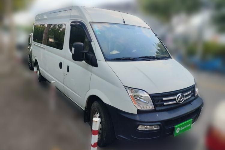 Used SAIC MAXUS Xintu V80 2016 2.5T Manual Aoyuntong National IV Long Wheelbase Mid-Height 7-Seater Front Right 45 Deg