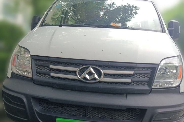 Used SAIC MAXUS Xintu V80 2016 2.5T Manual Aoyuntong National V Short Wheelbase Mid-Roof 6-Seater Front