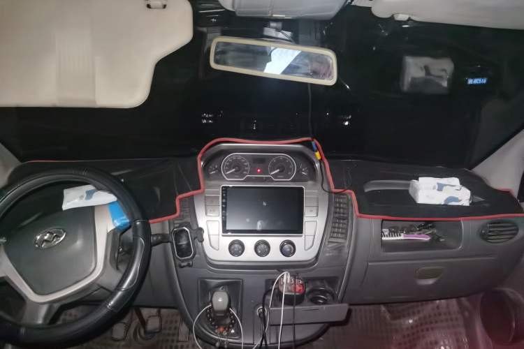 Used SAIC MAXUS Xintu V80 2016 2.5T Manual Aoyuntong National V Long Wheelbase Mid-Height 7-Seater Headliner