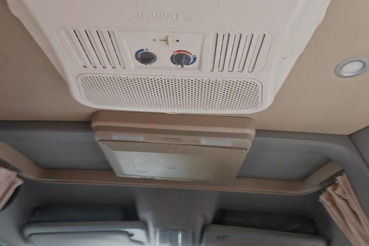 Used SAIC MAXUS Xintu V80  Headliner