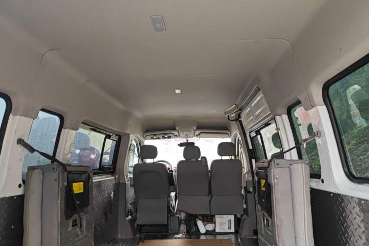 Used SAIC MAXUS Xintu V80 2016 2.5T Manual Aoyuntong National V Long Wheelbase Mid-Height 7-Seater Headliner