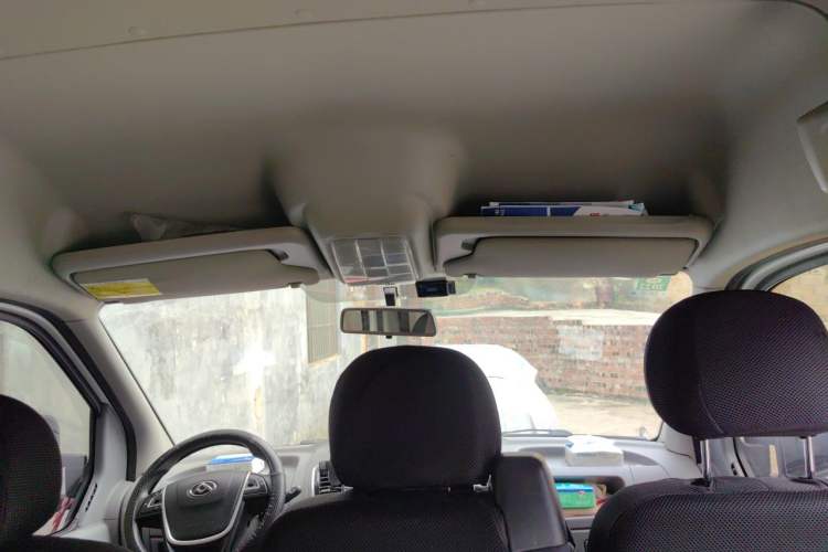 Used SAIC MAXUS Xintu V80 2016 2.5T Manual Aoyuntong National V Short Wheelbase Mid-Roof 6-Seater Headliner