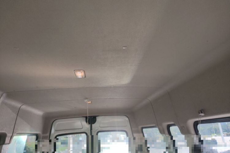 Used SAIC MAXUS Xintu V80 2016 2.5T Manual Aoyuntong National IV Long Wheelbase Mid-Height 7-Seater Headliner