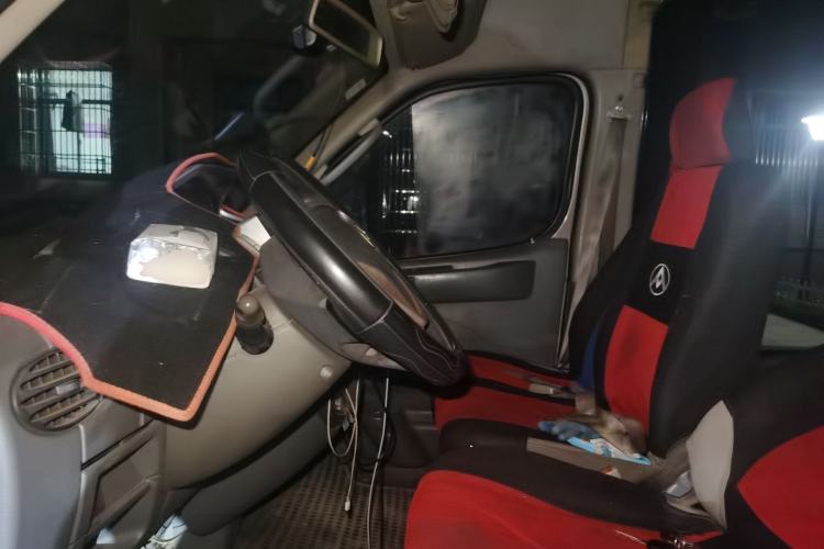 Used SAIC MAXUS Xintu V80 2016 2.5T Manual Aoyuntong National V Long Wheelbase Mid-Height 7-Seater Left Front Seat