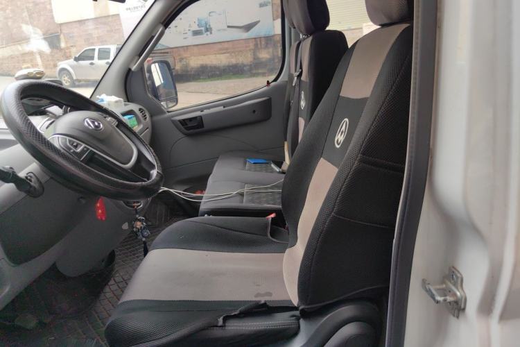 Used SAIC MAXUS Xintu V80 2016 2.5T Manual Aoyuntong National V Short Wheelbase Mid-Roof 6-Seater Left Front Seat