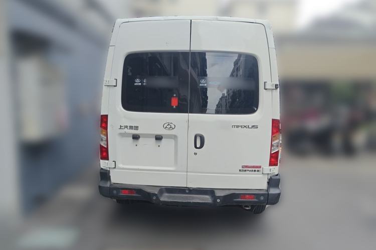Used SAIC MAXUS Xintu V80 2016 2.5T Manual Aoyuntong National IV Short Wheelbase Mid-Roof 6-Seater Rear