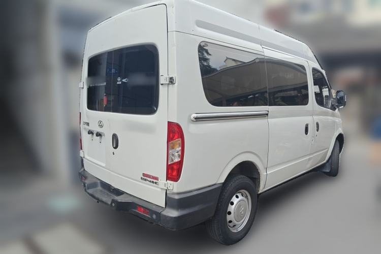 Used SAIC MAXUS Xintu V80 2016 2.5T Manual Aoyuntong National IV Short Wheelbase Mid-Roof 6-Seater Rear Right 45 Deg
