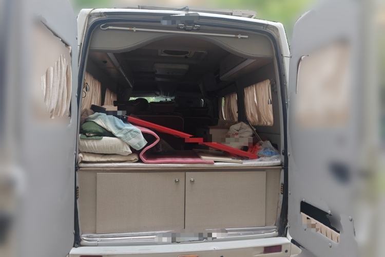 Used SAIC MAXUS Xintu V80  Trunk