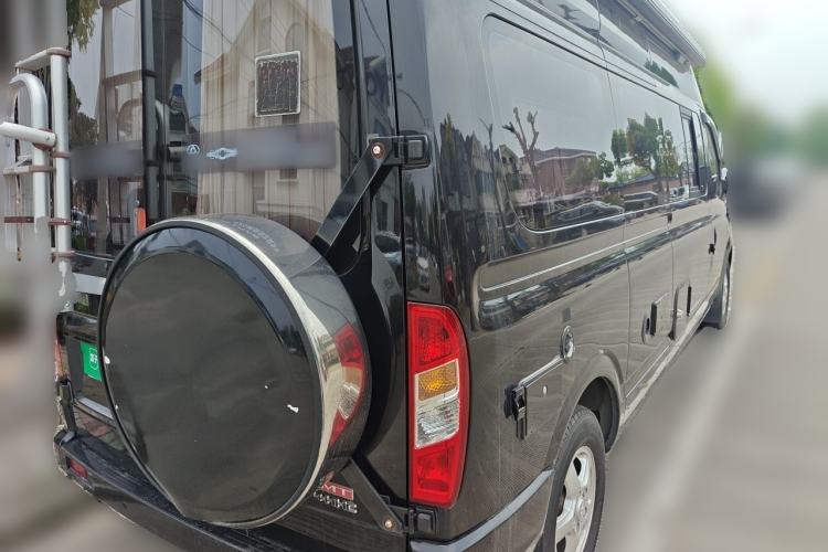 Used SAIC MAXUS Xintu V80 2017 2.5T AMT Zunjie Executive Version China IV Standard Long Wheelbase Mid-Height Roof 6-Seater Rear Right 45 Deg