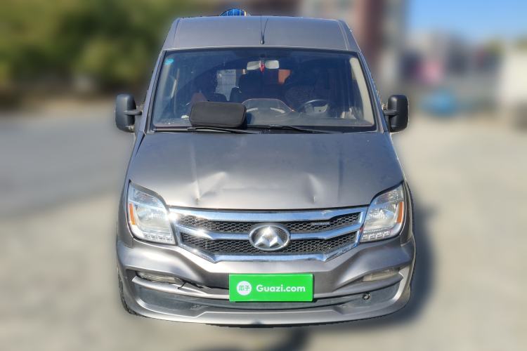 Used SAIC MAXUS Xintu V80 2017 2.5T 5-Speed Manual Aoyuntong China IV Short Wheelbase Mid-Height 5/6/10-Seater Front