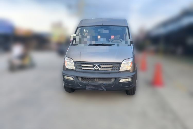 Used SAIC MAXUS Xintu V80 2017 2.5T AMT Aoyuntong National V Short Wheelbase Mid-Roof 5/6/10-Seater Front