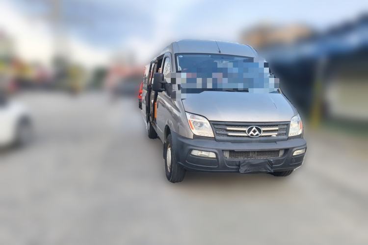 Used SAIC MAXUS Xintu V80 2017 2.5T AMT Aoyuntong National V Short Wheelbase Mid-Roof 5/6/10-Seater Front Right 45 Deg