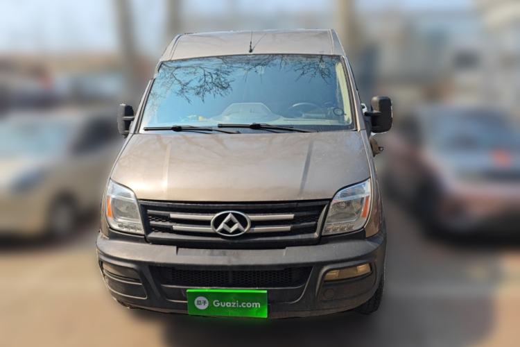 Used SAIC MAXUS Xintu V80 2017 2.5T AMT Aoyuntong National V Short Wheelbase Mid-Roof 5/6/10-Seater Front