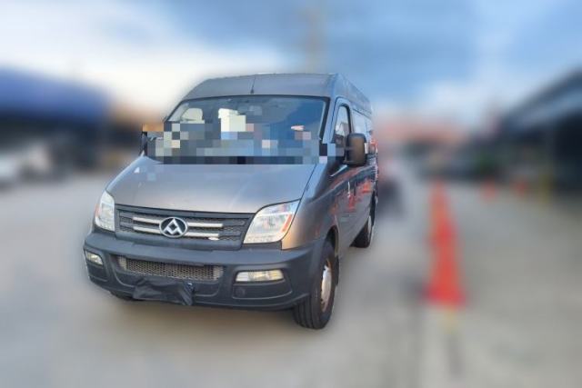 Used SAIC MAXUS Xintu V80 2017 2.5T AMT Aoyuntong National V Short Wheelbase Mid-Roof 5/6/10-Seater