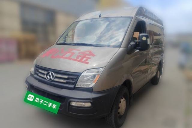Used SAIC MAXUS Xintu V80 2017 2.5T 5-Speed Manual Aoyuntong National V Short Wheelbase Mid-Roof 5/6/10-Seater