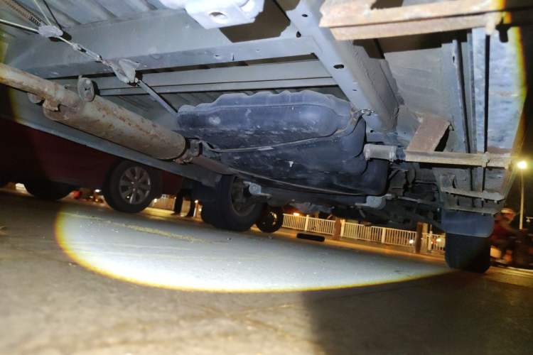 Used SAIC MAXUS Xintu V80  Chassis Rear Right