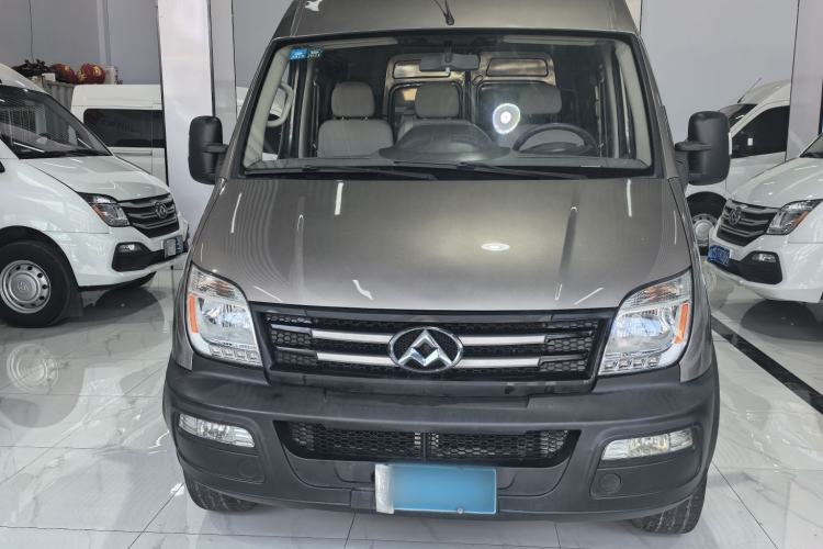 Used SAIC MAXUS Xintu V80 2017 2.5T AMT Aoyuntong National V Short Wheelbase Mid-Roof 5/6/10-Seater Exterior 1